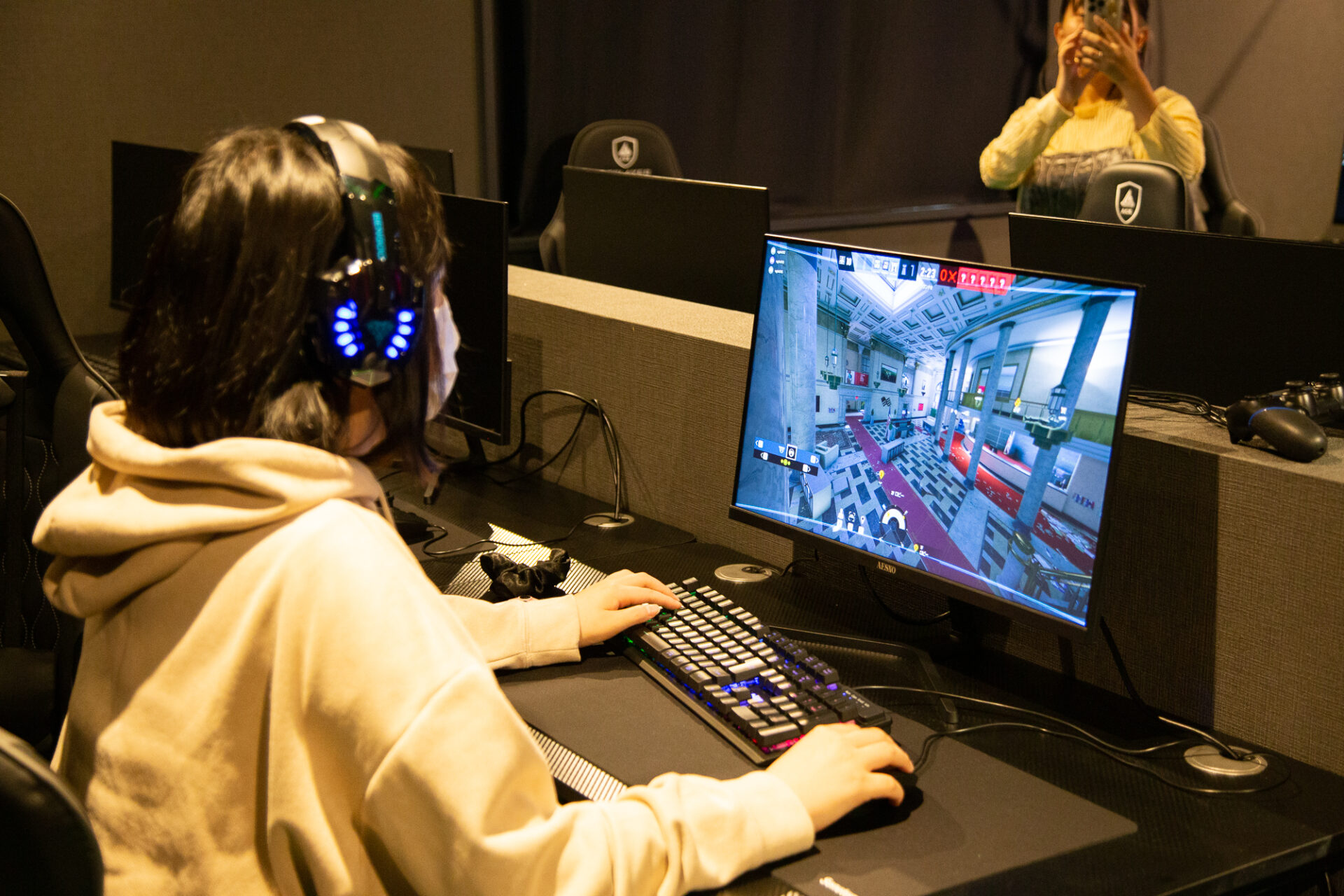 ONEGAMEでeスポーツのプログラムに取り組む利用者